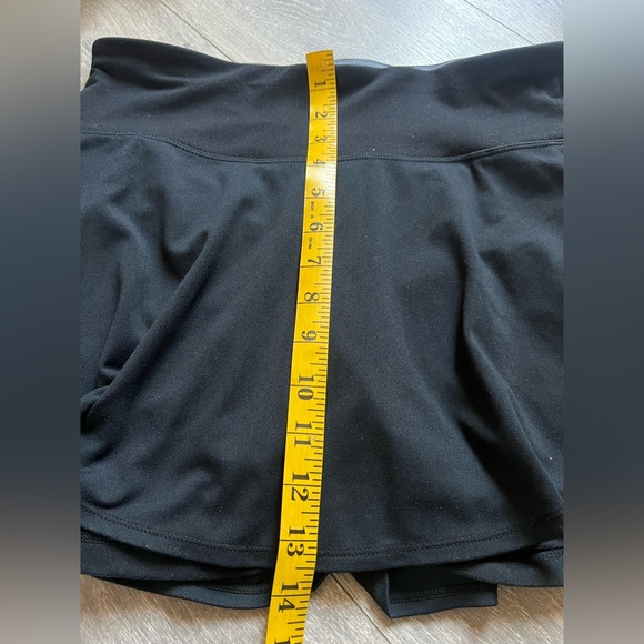Road Runner Athletic Skirt w Attached Under Shorts in Black. Size S - Picture 7 of 7
